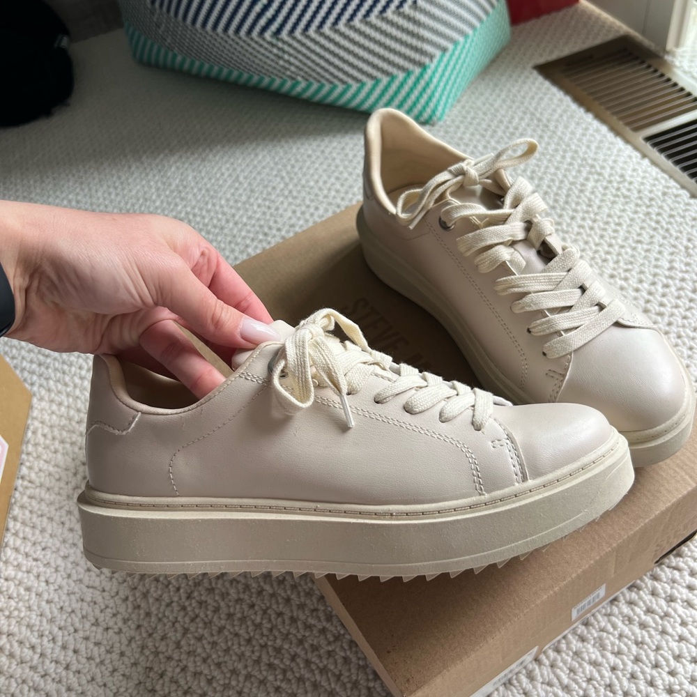 Steve Madden Sneakers